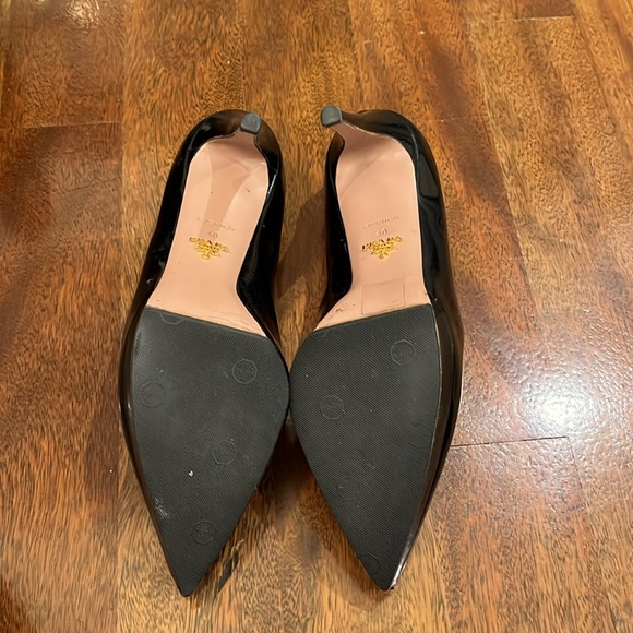 Prada pumps - Picture 2 of 4